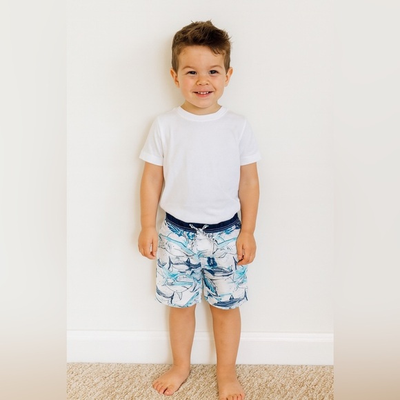 🏷️ 5 for $25 - GYMBOREE Shark Shorts - Picture 1 of 7